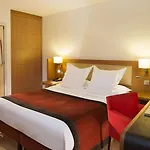 Le Six 4* Parigi