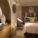 Le Six 4* Paris