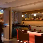Le Six Parigi