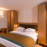 Le Six Szálloda 4*