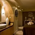 Hotell Le Six 4*