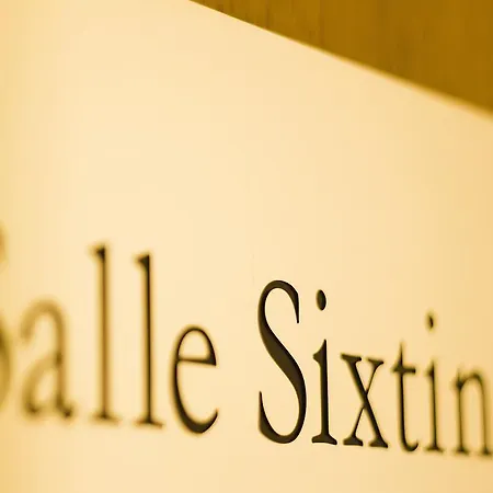 Le Six Hotel Paris