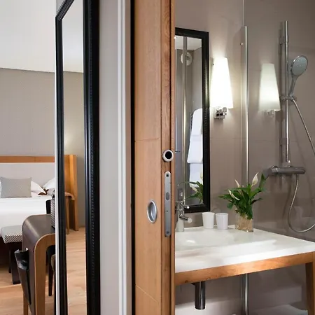 Hotel Le Six 4*