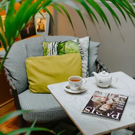 Le Six Hotel Paris