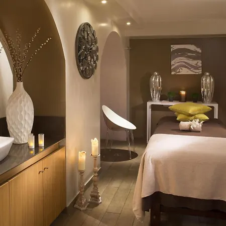 Le Six Hotel Paris