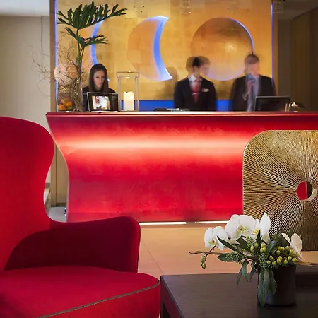 Le Six Hotel Paris