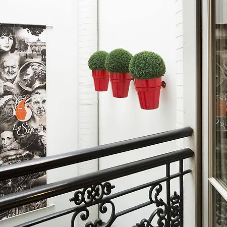 Le Six Hotel