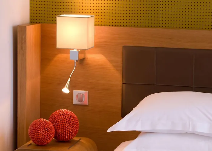 Le Six Отель 4*