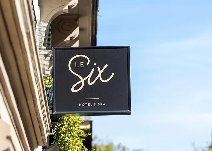 Le Six 4* Paris