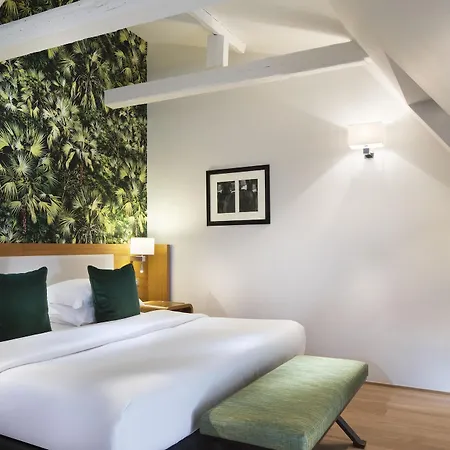 Otel Le Six